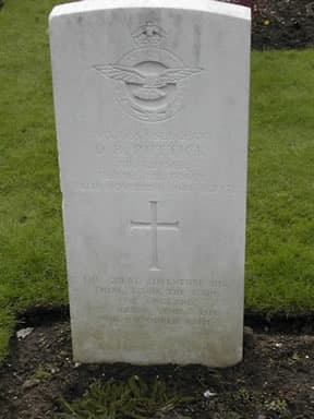 Photograph of gravestone of Derek Ronald Puttick