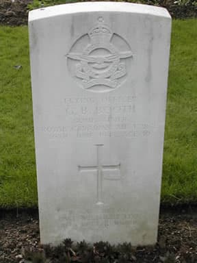 Photograph of gravestone of Gordon B. Booth