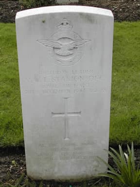 Photograph of gravestone of Vernon William Lamond Stanion